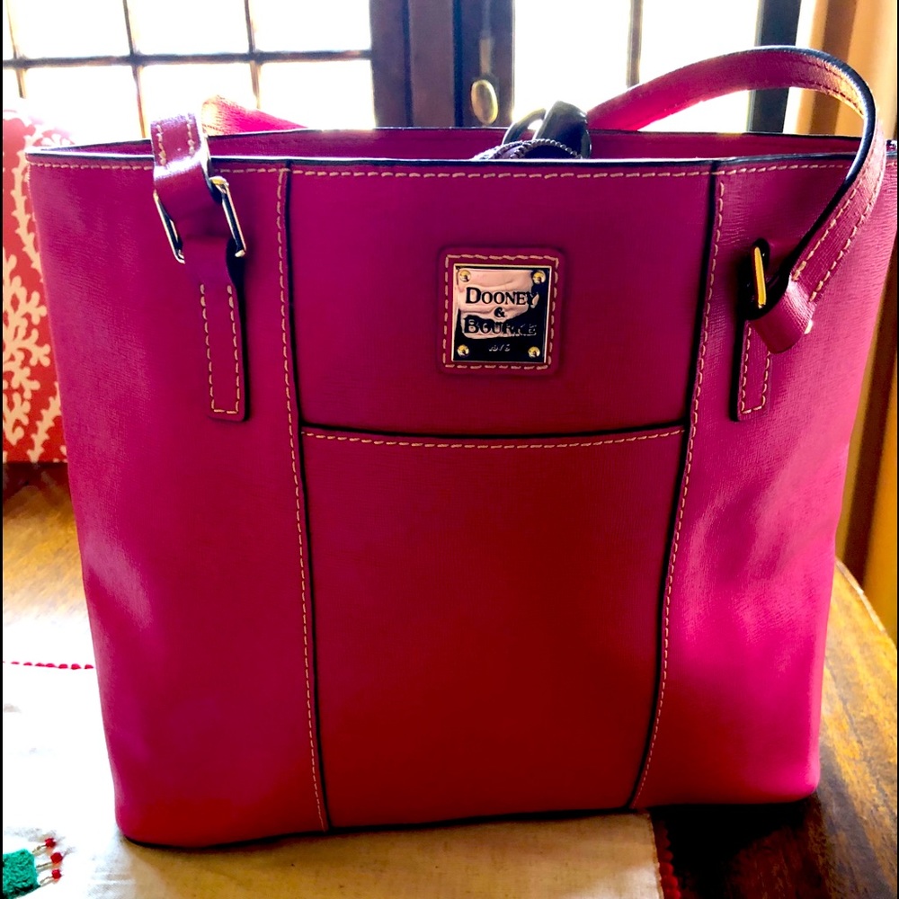 Dooney & Bourke Tote